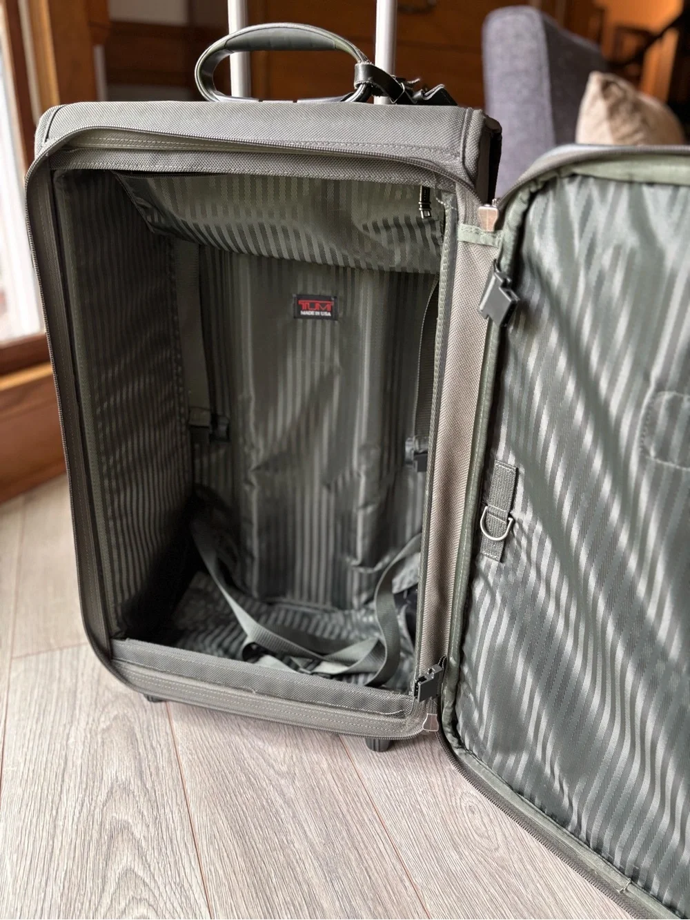 Tumi Alpha Olive Green Ballistic Nylon 2-Wheel Rolling Carry On Suitcase 22”